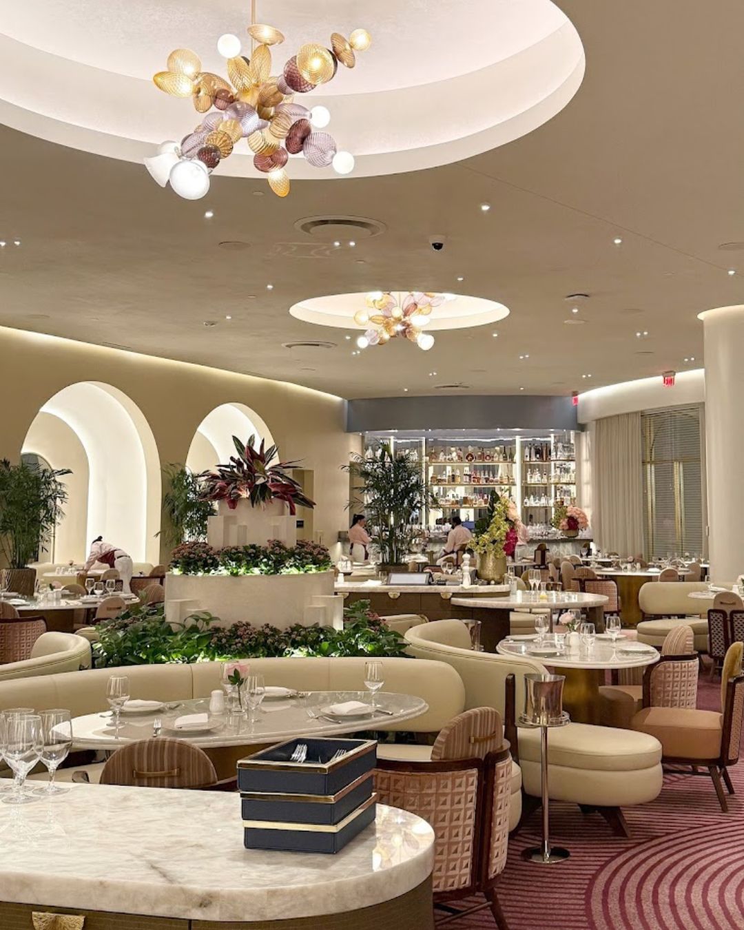 La Fontaine pastel dining room